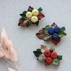 Berries hair clips, woodland hair accessories, alligator clips, set hair clips, Christmas baby accessories, Holly berry, blueberry clips