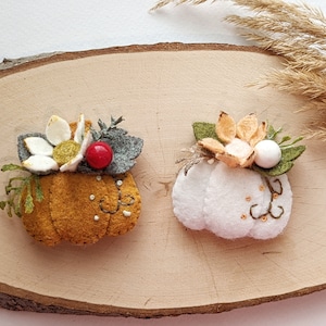 Pumpkin baby hair clips, white pumpkin barrette, baby Halloween party, first Halloween kids, pumpkin jewelry, embroidered hair clip