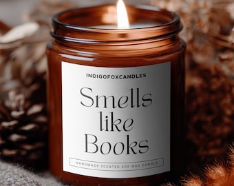 Candle gift for book lovers: Smells Like Books, Bookish Candle, soy wax candle in a glass, cozy autumn decoration, book candle, bibliophile, best friend