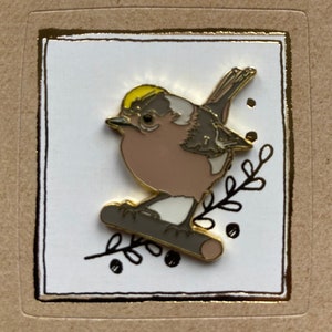 Pin Winter Gold Chicken Pin Goldcrest image 1