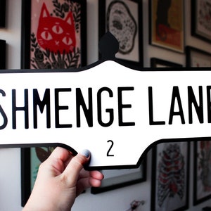 Plaque de rue de Toronto personnalisée personnalisable de 15 po. de large - plastique découpé au laser, taille à l'échelle 1/2 !