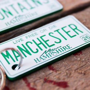 Personalized Engraved Plastic Keychain - New Hampshire License Plate image 4