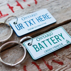 Customizable Personalized Engraved Plastic Keychain - License Plate Canada Ontario - Green Vehicle