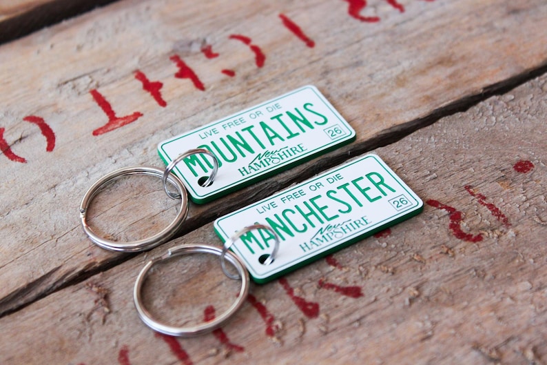 Personalized Engraved Plastic Keychain - New Hampshire License Plate image 2