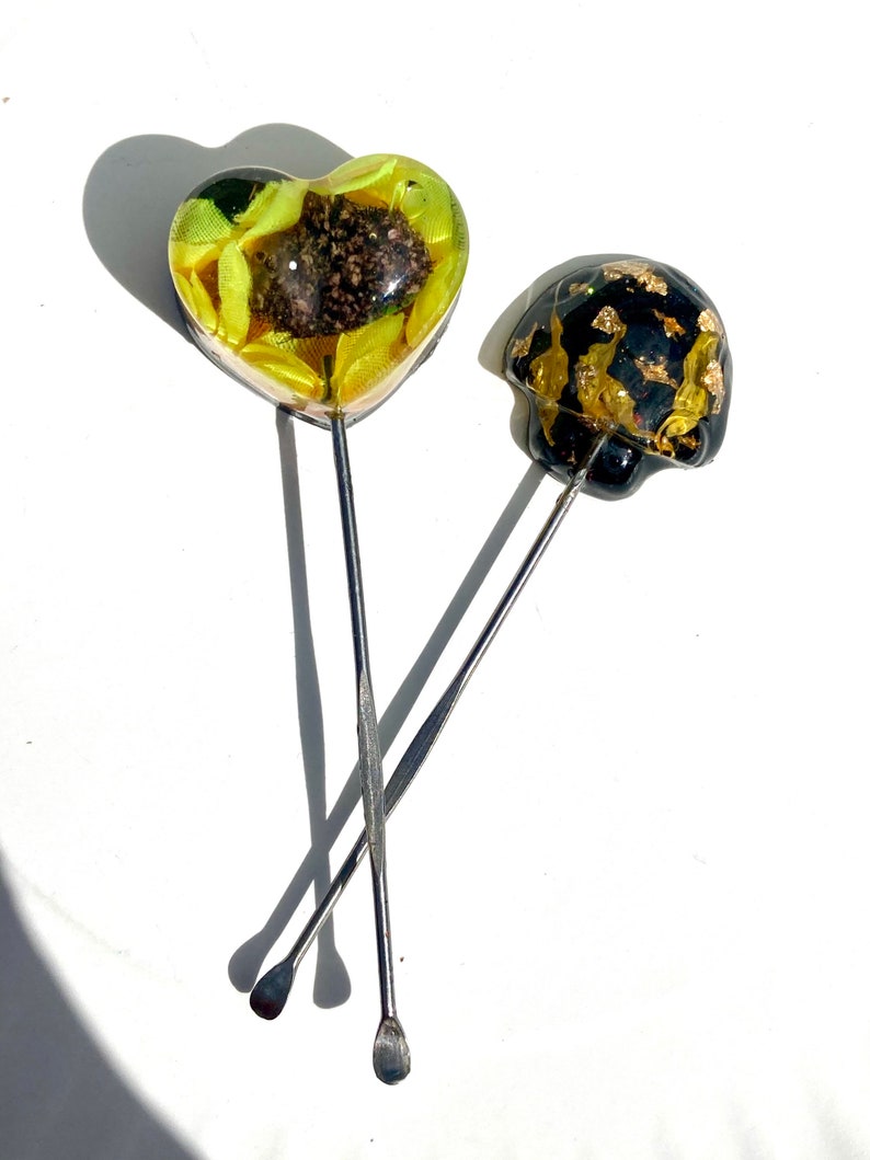 Sunflower and Black ToolsSmall Resin Smoking AccessoriesResin Mushroom DecorHeart Scoop Tool420 Gift Ideas
