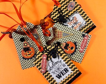 Halloween-Geschenk-Tags. Vier Tags im Set.