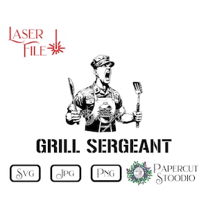 Könnte beinhalten: Schwarzweiß-Illustration eines Militärsergeanten, der eine Schürze trägt und eine Kelle und ein Messer hält. Der Text "Grill Sergeant" befindet sich unter dem Bild.