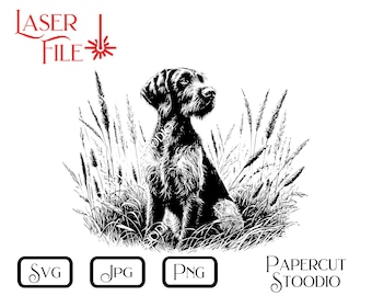 Könnte beinhalten: Schwarzweiß-Linienzeichnung eines Deutsch Kurzhaar-Hundes, der in hohem Gras sitzt. Der Hund blickt nach rechts im Bild. Das Bild ist mit "Laser File" beschriftet und enthält die Dateitypen "SVG", "JPG" und "PNG".