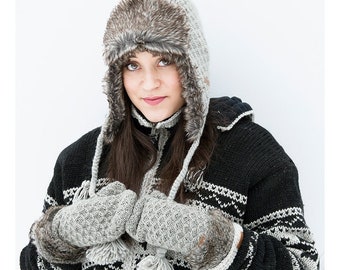 Handgestrickte Trappermütze aus Lammwolle: Mit Fleece gefütterte Wintermütze