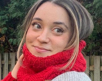 Hand-Knitted Lamb Wool Neck Warmer: Cable Knit Fleece Lined Winter Scarf