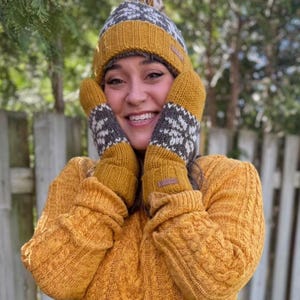 100%  Wool Mittens - Sherpa Fleece Lined - Hand Knitted - Winter Gloves -  Women Mittens - Nordic Gloves - Fair Trade - Alma Knitwear
