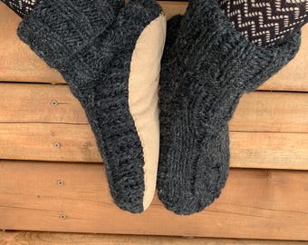 Handgefertigte 100% Wolle Oberbekleidung | Recycled Polar Fleece gefüttert | Schaffellleder rutschfeste Sohle