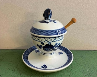 Royal Copenhagen Blue Tranquebar Mustard Jar, Marmalade Pot with Original Wooden Spoon, Denmark, Pattern 11/1010, Vintage