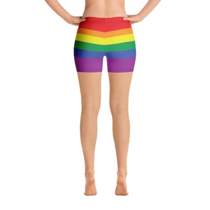 Regenboogvlag fietsbroek, LGBT-shorts, homoshorts, lesbiennesshorts, homovlagkleding, fietsbroek dames, kleurrijke strakke shorts, kleurrijke strakke shorts