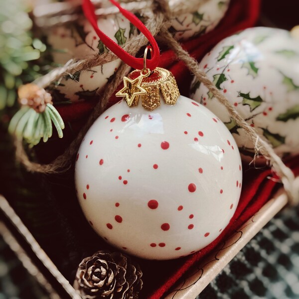 Porcelain Christmas tree ball dots Christmas tree decoration Christmas tree decoration Christmas ball red green ceramic handmade