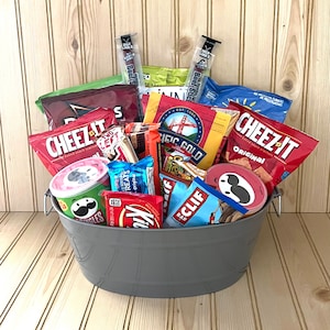 Snack Gift Basket: Variety Snacks, Jerky, Chips & Candy