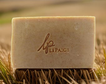 Jabón en barra de avena y miel: jabón natural artesanal calmante para pieles secas, sensibles y propensas al eccema.