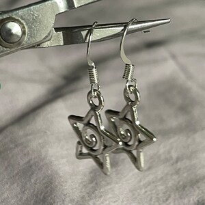 Whimsygoth Silber Swirly Stern Ohrringe | Himmlischer Fairycore Cottagecore Indie Kokette Einzigartiger Niedlicher Gotischer Handgemachter Schmuck Bild 5