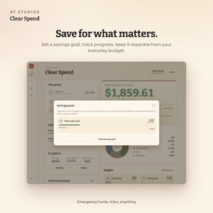 Pode incluir: Uma interface digital para a aplica&ccedil;&atilde;o Clear Spend com o texto Save for what matters. O ecr&atilde; apresenta uma janela pop-up Savings goals com uma barra de progresso Rainy day fund que mostra 220 d&oacute;lares de 1.000 d&oacute;lares.