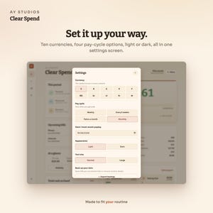 Pode incluir: Uma interface digital para o aplicativo Clear Spend da AY Studios. A tela exibe um menu de configura&ccedil;&otilde;es com op&ccedil;&otilde;es para sele&ccedil;&atilde;o de moeda, frequ&ecirc;ncia de pagamento, modos de apar&ecirc;ncia, tamanho do texto e um bot&atilde;o para exportar backup de dados.