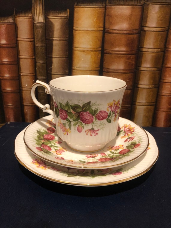 Queens Fine Bone China Trio, Tea Cup, Saucer and Side Plate Queens Fine Bone China Trio, Tea Cup, Saucer and Side Plate