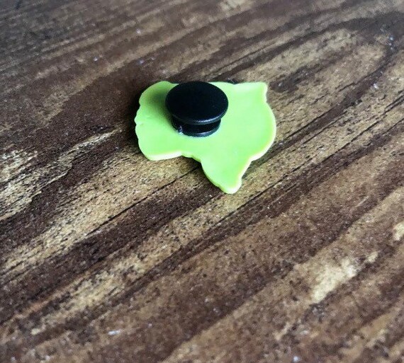 grogu croc charm