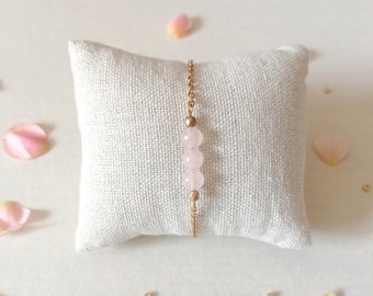 Fine bracelet, three pearls, natural stone, rose quartz, softness, gold