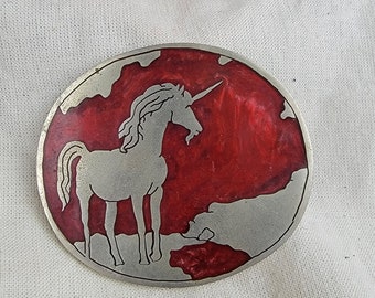 Runde rote und silberne Einhorn-Gürtelschnalle mit einer Breite von 2,5 Zoll