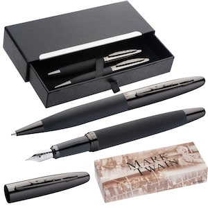 Schrijfset met persoonlijke gravure met een balpen en een metalen rollerpen