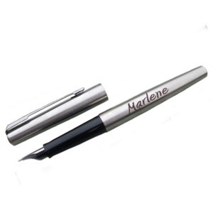 Parker ink fountain pen in gift box with engraving as desired