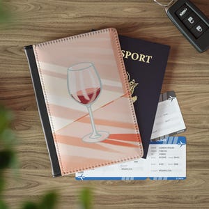 パスポートカバー、カードホルダー、旅行用アクセサリー、ワイングラス、パステルカラー、ワイン愛好家、旅行者へのギフト、落ち着いた色合い、ライフスタイル、余暇