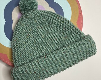 Toddler beanie with pompon