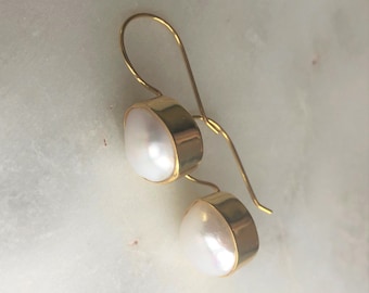Organic Shape Pearl Gold Drop Earring