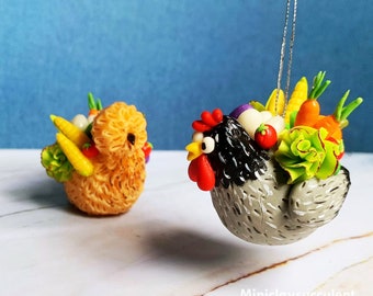 Regalo vegetal de pollo colgante, regalo de amante de Silkie, decoración divertida de mini gallo, mamá pollo, mini adornos ideas de animales de granja, accesorios para coche