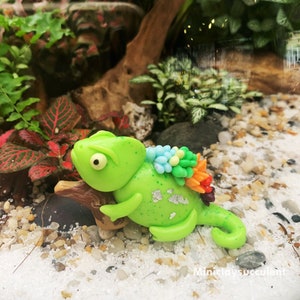 Clay Green Chameleon art, Christmas Chameleon toy, Miniature Chameleon flowers succulent, reptile decor, baby Chameleon, idea animal on desk