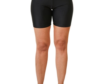 Bañador tipo short con protección solar SPF50+