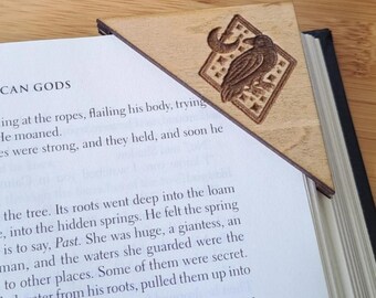 Personalized Wooden Corner Bookmark, Raven Bookmark, Wooden Bookmark, Book Lover Gift