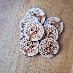 Tree of Life Buttons Style B Set of 20 Wooden Buttons Laser Engraved Buttons 1/2, 1, or 1.25 inch Knitting Crochet Sewing Projects imagem 2