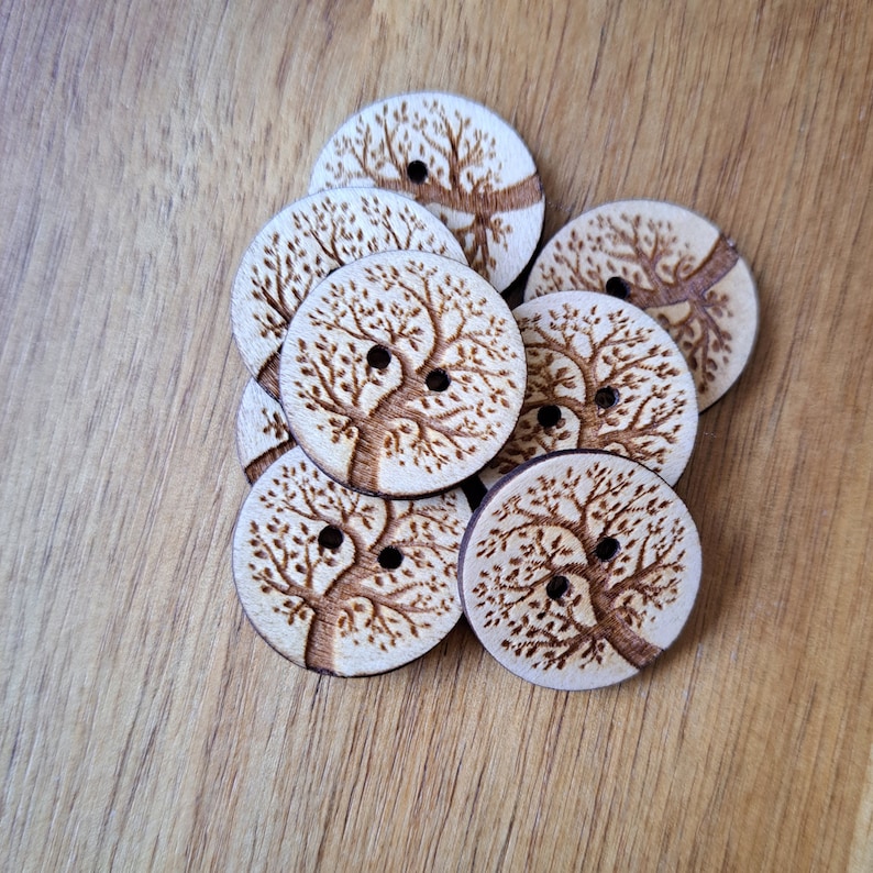 Tree of Life Buttons Style B Set of 20 Wooden Buttons Laser Engraved Buttons 1/2, 1, or 1.25 inch Knitting Crochet Sewing Projects imagem 2