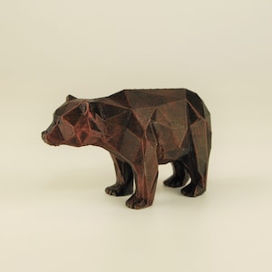 Estatueta de urso em pé pintada à mão, escultura de urso marrom de baixo poli, presente exclusivo para amantes de animais, interior decorativo e escritório