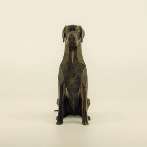 Low Poly Deutsche Dogge Figur, Handbemalte Hundeskulptur, Einzigartiges Geschenk für Hundeliebhaber und Haustierbesitzer, Deko für Zuhause von Polyrized3D