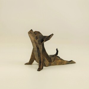 Süße Chihuahua Yoga Figur, Low Poly Hunde Skulptur, Einmaliges Geschenk für Hundeliebhaber und Haustierbesitzer, Deko für Wohnzimmer von Polyrized3D