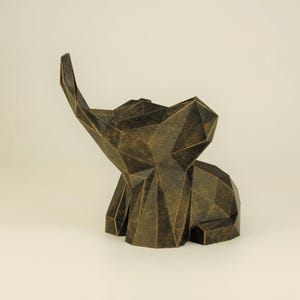 Elephant Figurine hand-painted, Low Poly Baby Elephant Sculpture, Unique Gift for Animal Lovers, Interior Design Office and Home Decor