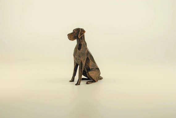 Low Poly Deutsche Dogge Figur, Handbemalte Hundeskulptur, Einzigartiges Geschenk für Hundeliebhaber und Haustierbesitzer, Deko für Zuhause