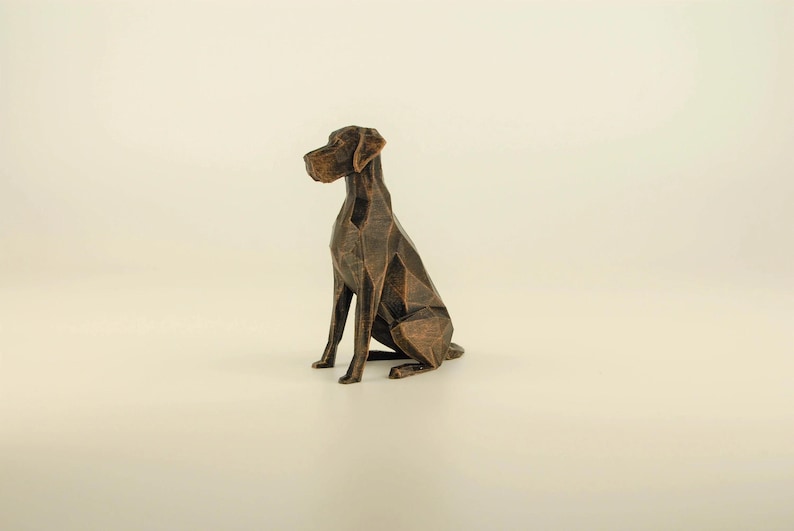 Low Poly Deutsche Dogge Figur, Handbemalte Hundeskulptur, Einzigartiges Geschenk für Hundeliebhaber und Haustierbesitzer, Deko für Zuhause Bronze