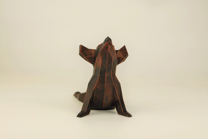 Süße Chihuahua Yoga Figur, Low Poly Hunde Skulptur, Einmaliges Geschenk für Hundeliebhaber und Haustierbesitzer, Deko für Wohnzimmer von Polyrized3D