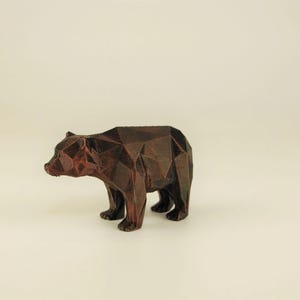 Stehender Bär Figur handbemalt, Low Poly Braunbär Skulptur, Einzigartiges Geschenk für Tierliebhaber, Deko Inneneinrichtung und Büro