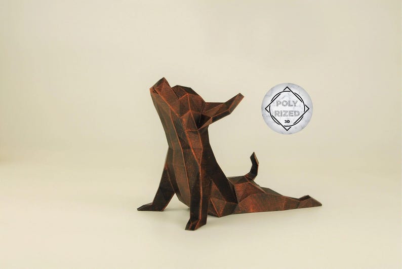 Süße Chihuahua Yoga Figur, Low Poly Hunde Skulptur, Einmaliges Geschenk für Hundeliebhaber und Haustierbesitzer, Deko für Wohnzimmer von Polyrized3D