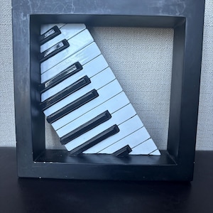 Resin Vintage Wall Art - Piano Wall Art - Hanging Decor Art piece