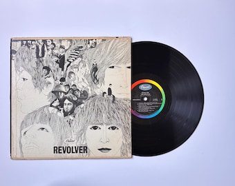 The Beatles Revolver Vinyl LP – 1966 Canadian Mono Pressing T-2576 – Capitol Rainbow Label